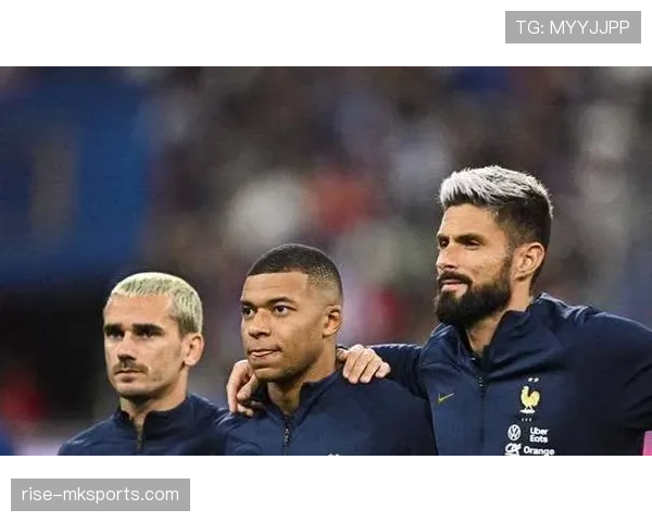 格列兹曼与吉鲁对比：组织核心与战术支点，作用与数据差异在哪？